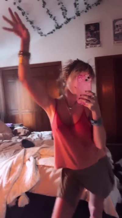 Instagram Story, selfie video, relaxing music, 05-11-2025