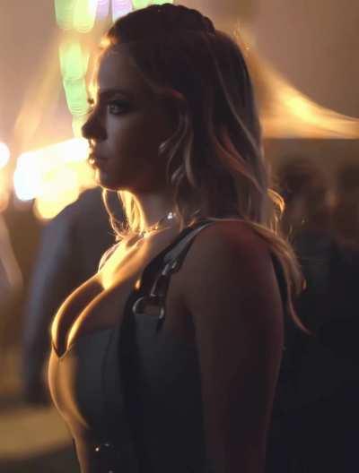 Sydney Sweeney pushing her top to the limit