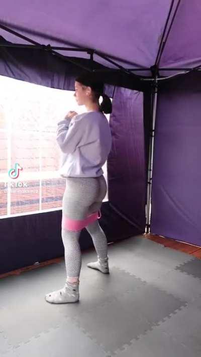 PAWG alert 🍑 @karinakliauz