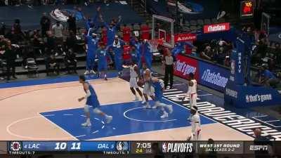 [Highlight] Luka with a beautiful transition cross-south pass that leads to the contested THJ triple