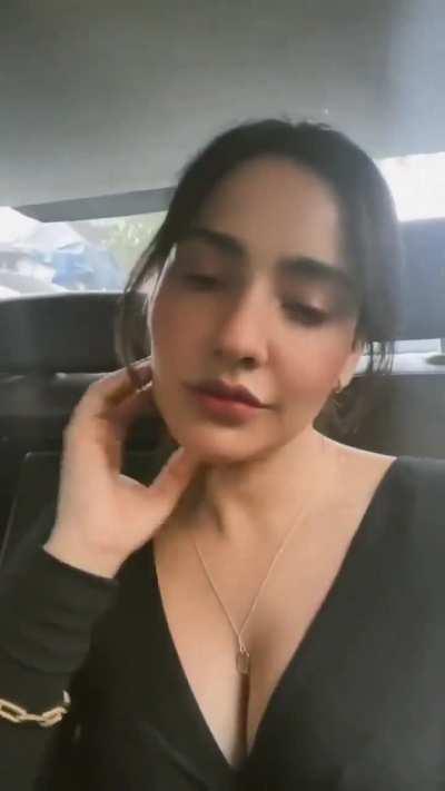 Neha Sharma 🔥🔥