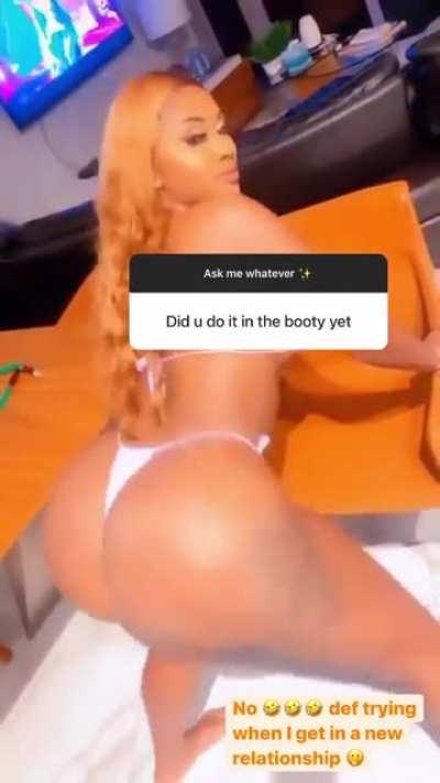 (@maria_miliann) that booty tho