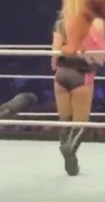Alexa booty on Saturday Night’s Main Event