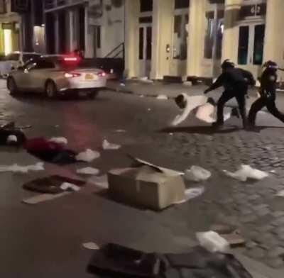 Police beat man without even attempting to arrest him