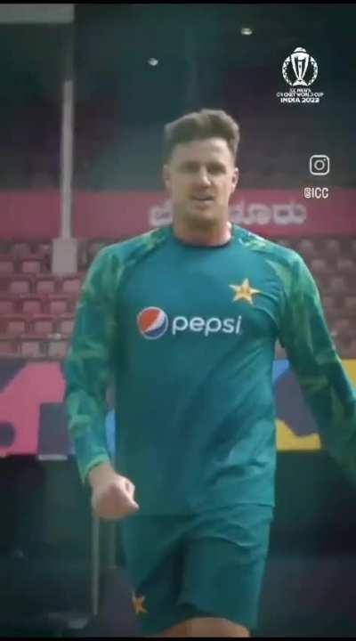 Bro is struggling against retired SA'n fast bowler. 