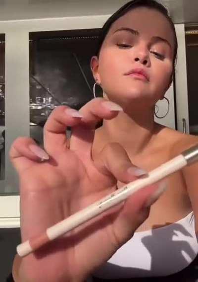 More of her massive boobies 🔥💦💦