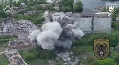 Ukrainian aviation dropped precision bombs on a Russian infantry position in the village of Tyotkine, Kursk Region. - observed by the Ukrainian 