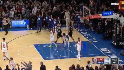 [Highlight] Batum beats the buzzer with a three to send the game to OT and save the Clippers from another embarrassing choke