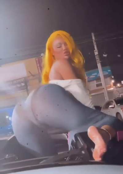 No matter what tight bottoms she wear that ass still jiggling and shaking🍆💦💦💦💦💦💦
