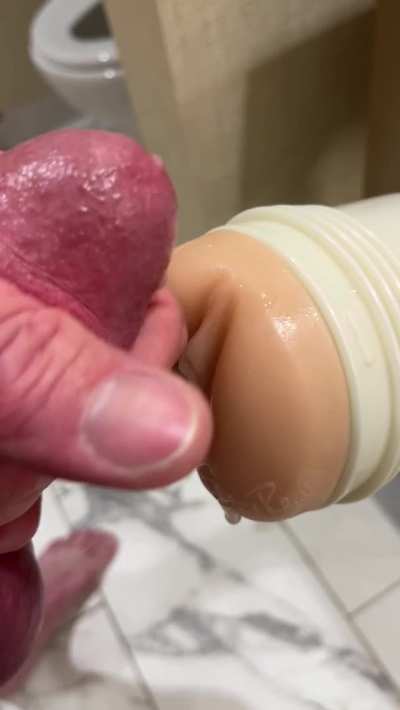 Cumming on her pussy