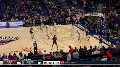 [Highlight] Herbert Jones yams it over Jokic for the poster