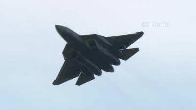 Russian Jet screaming 😱