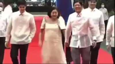 Can't stop laughing. Seriously, wtf is going on here?