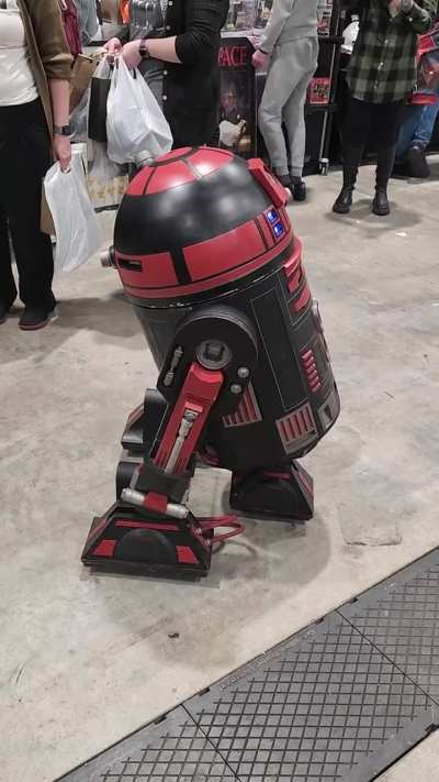 Encounter at Liverpool Comic Con (Sound on)