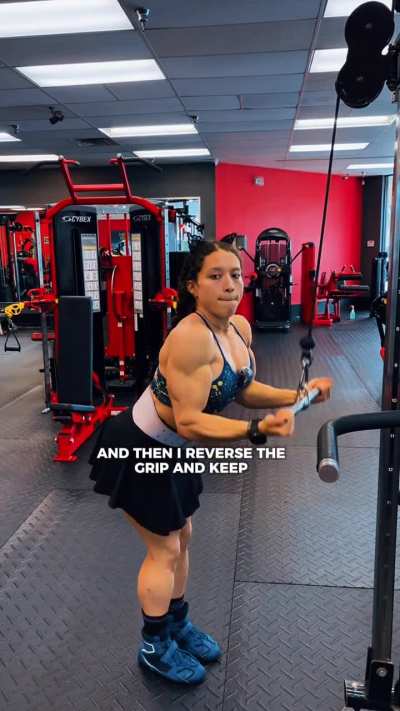 Carolyne Marquez - combo for massive Triceps growth