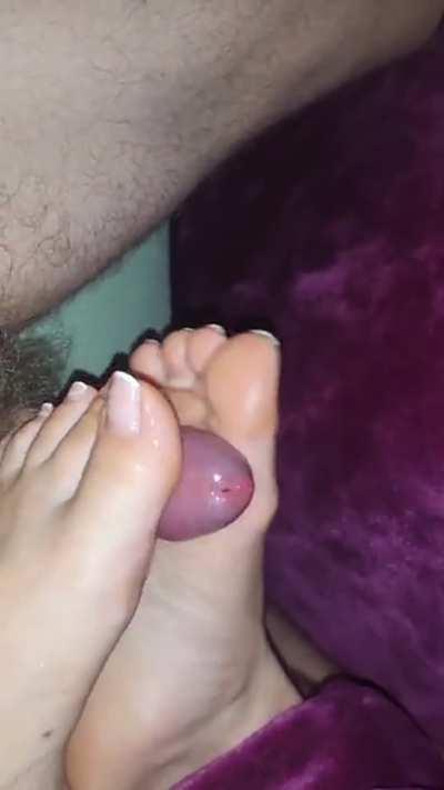 Footjob cum in Frensh Nails 