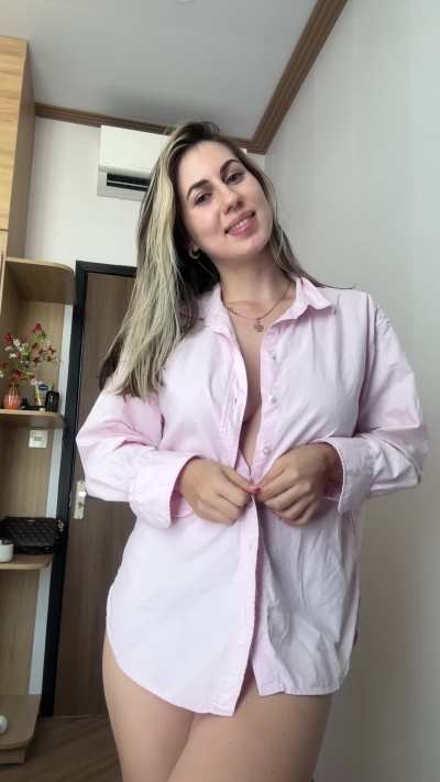 Titty reveal room is open