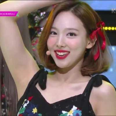 200626 Nayeon