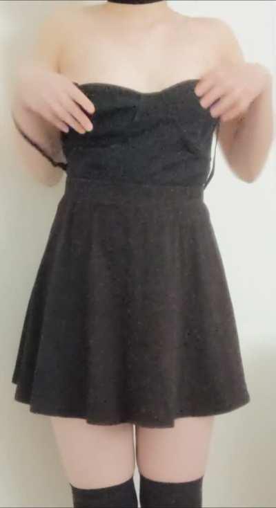 Strip girl with a dripping wet pussy 🙈