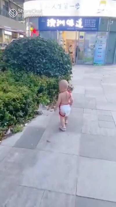 Salute to Parent who trained this kid to become a good responsible citizen!!!