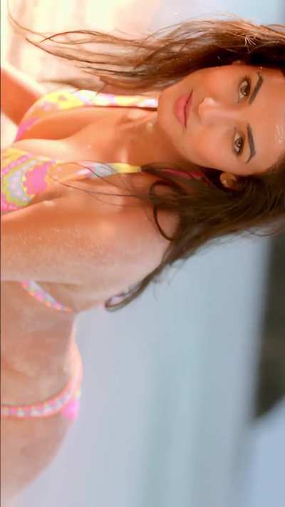 You can't resist her