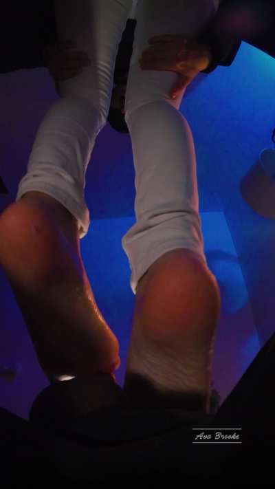 How many times do you think he's finished on my feet?🤔