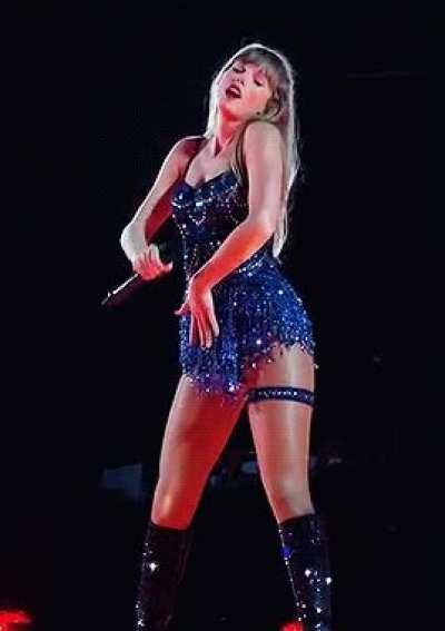 Taylor turns me on so much