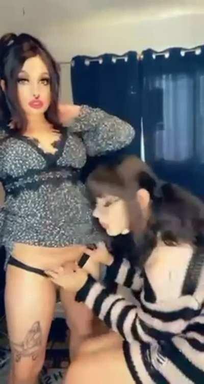 Let’s play a game where you suck me and I suck her.. Whoever cums first gets spitroasted 🥴