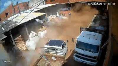 Gas cylinder torpedo