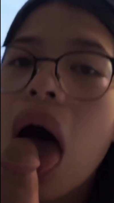 every dick in this world deserves to be treated like this at least once!! 🤤