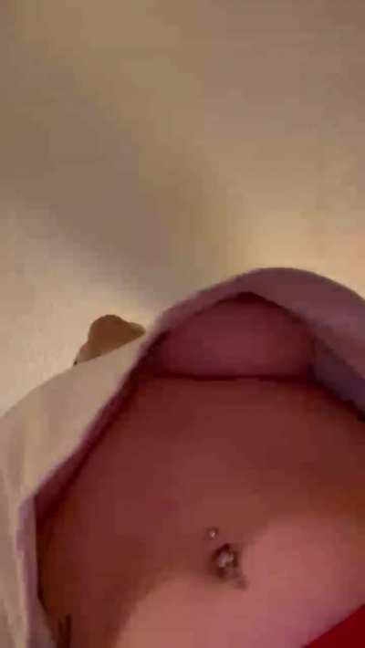 Crop top hoodies are the best!