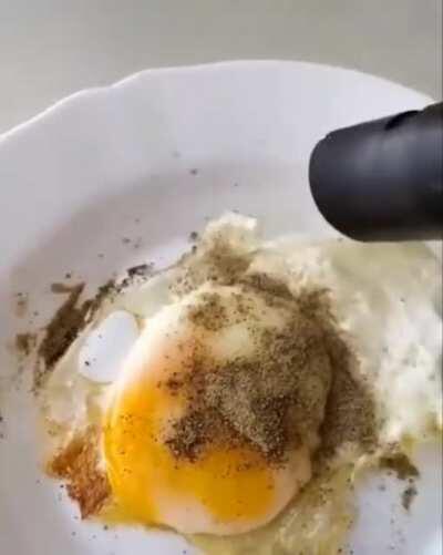How not to remove excess pepper from your eggs