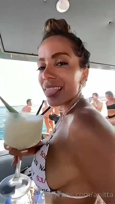 Um dos melhores vídeos da Anitta