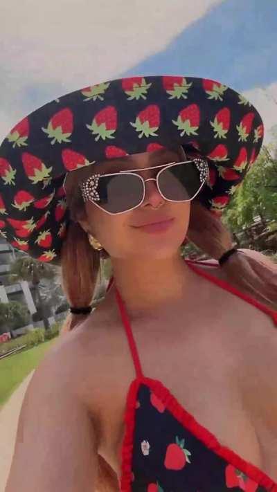 Pedaso de tetas 🔥🔥