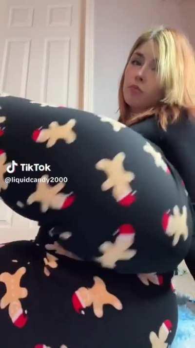 In the Christmas Spirit🍑🥵