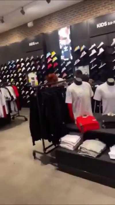 Just shopping for some low priced shoes