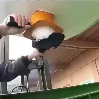 Device for emptying bulk bags