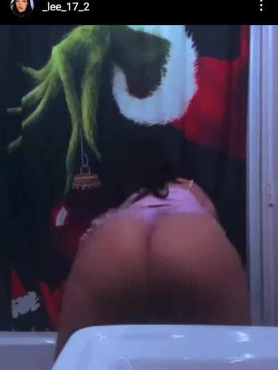 I'm hypnotized from watching that ass bounce @_lee_17_2