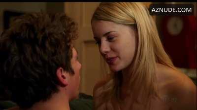 Laura Wiggins gets interrupted while fucking