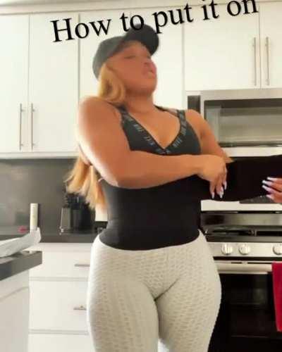 Slim waist thicc ass 💯