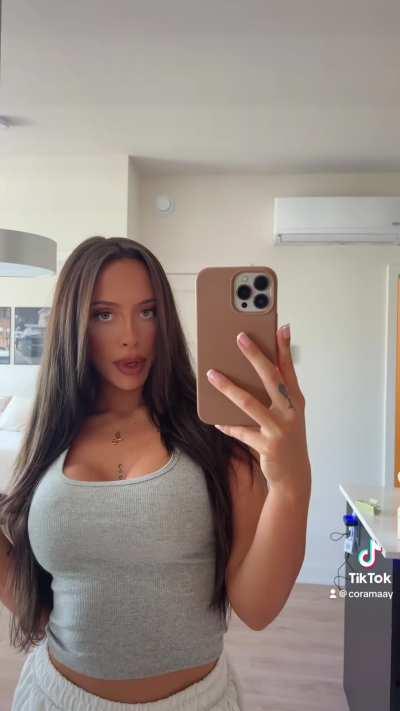 If you think Canadian girls are still attractive say hi 😏