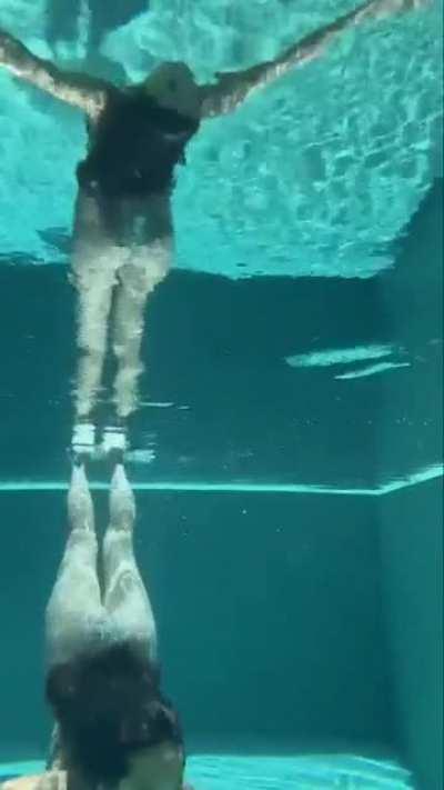 Under water - Lily Chee