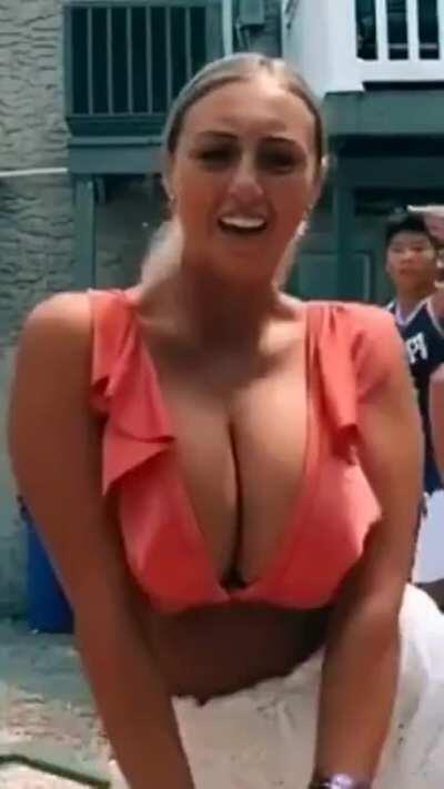 The guy friends are sick and tired of all the dancing 😂