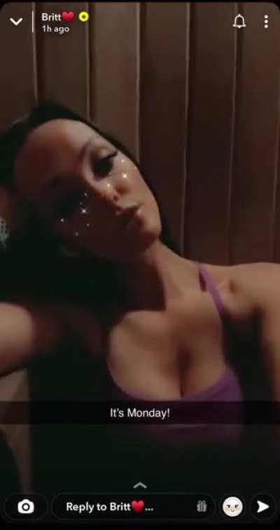 Sauna time cleavage 🍒💦