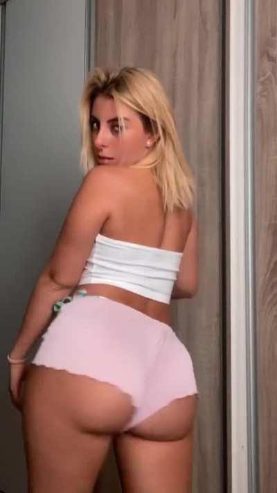 MORE ASS🍑