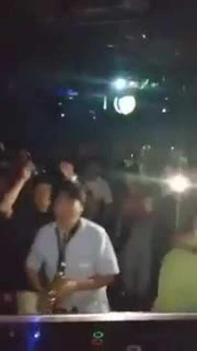 Legend brings his saxophone to the club