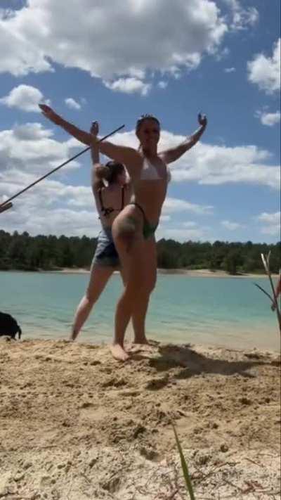 Mini bikini comp: leah_mif