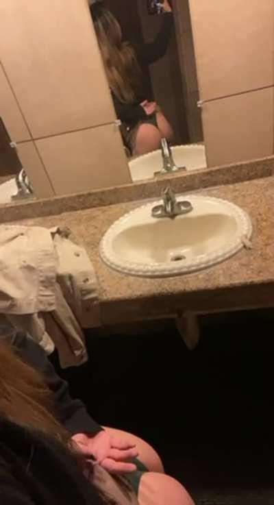 Whose gonna take this bunny to wonderland?