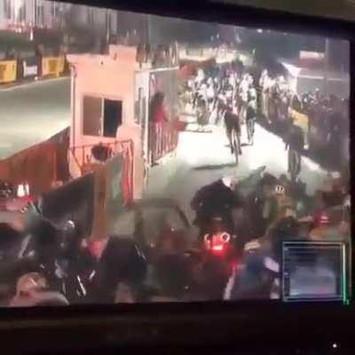 Dude single handedly stops traffic with his brakes