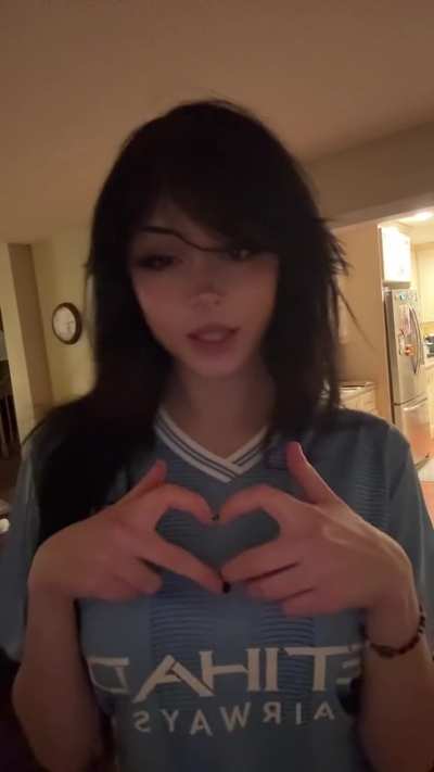 I dare you to make me yours tonight. 💋